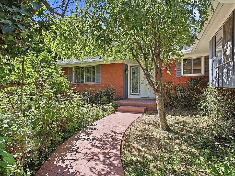 1st image of 6175 Woodland Dr