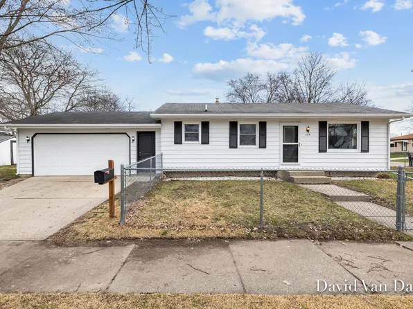 395 Farnham St SE, Kentwood, MI 49548