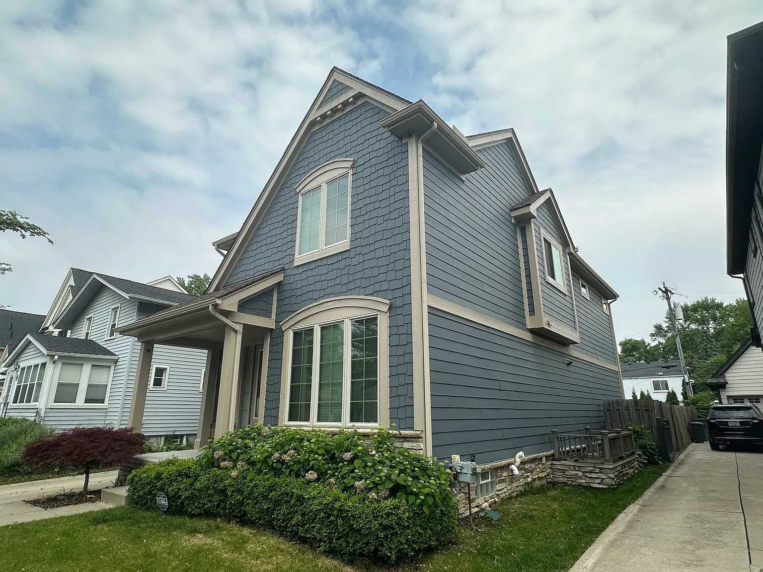 4 bed, 3.5 bath, 2196 sqft, $6,000 — Photo 2