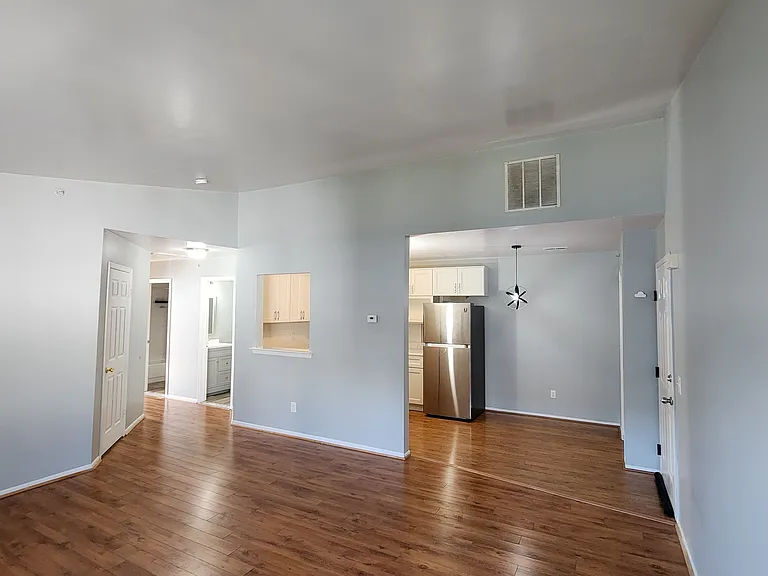 225 Bexley Ln — Photo 7