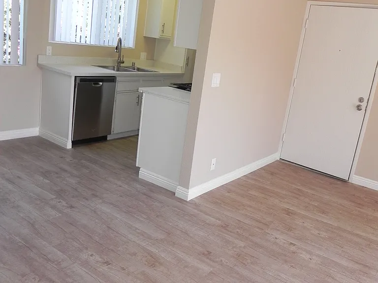 Chapman Villas Apartments — Photo 50
