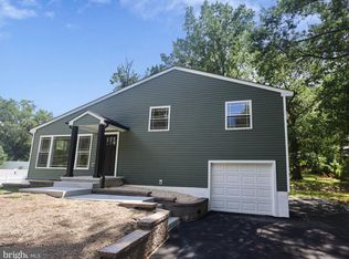 7 Gloucester Ave, Somerdale, NJ 08083