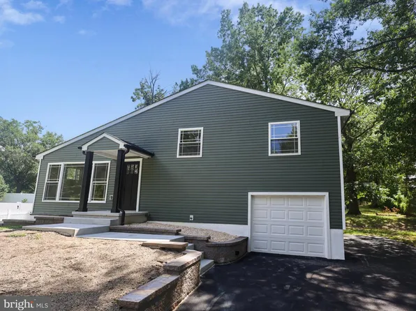 7 Gloucester Ave, Somerdale, NJ 08083