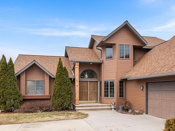 2nd image of 560 Russell Dr