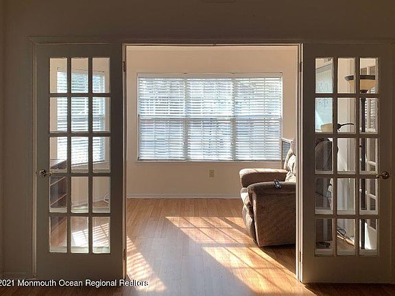 4th image of 981 B Thornbury Lane #B