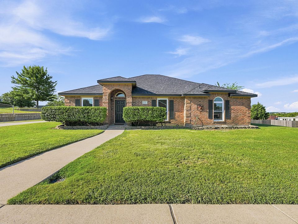1st image of 1530 Sunnydale Dr