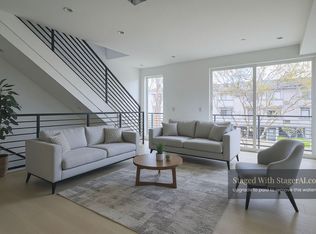 11810 Gilmore St #3, North Hollywood, CA 91606