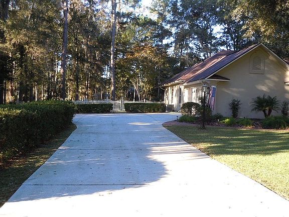 5th image of 807 NW Scenic Lake Dr