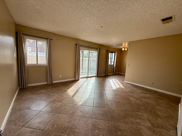 1507 S Euclid Ave — Photo 2