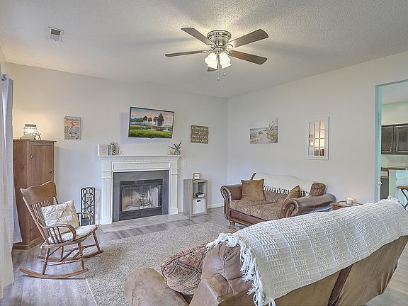 4th image of 107 Cassels Ln