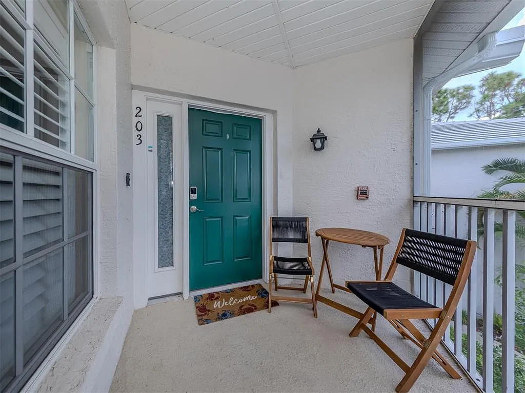 2 bed, 2.0 bath, 1280 sqft, $5,000 — Photo 3