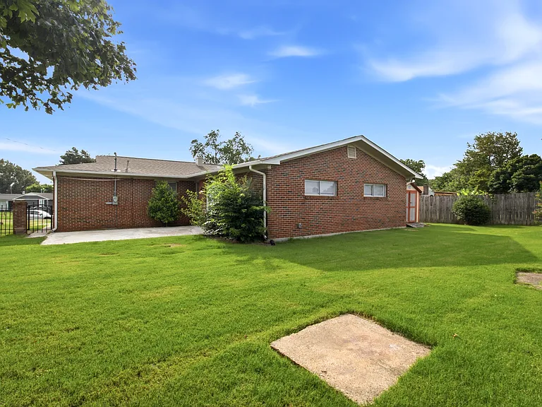 15-1803 Benton St-44_06172026