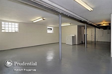 4th image of 4500 N Kostner Ave