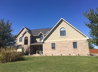 11193 Club View Dr, Saint Joseph, MO 64505