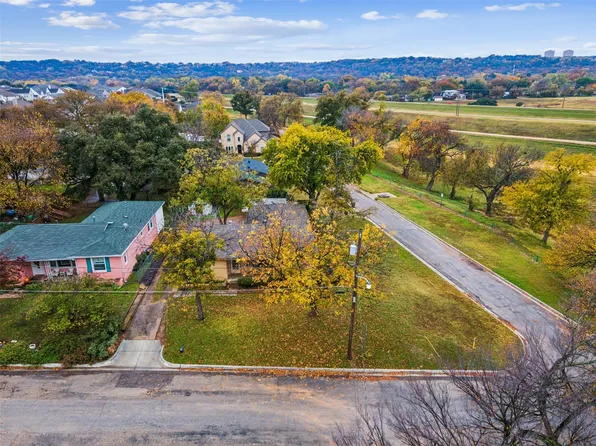 5317 Redbud Ln, Fort Worth, TX 76114