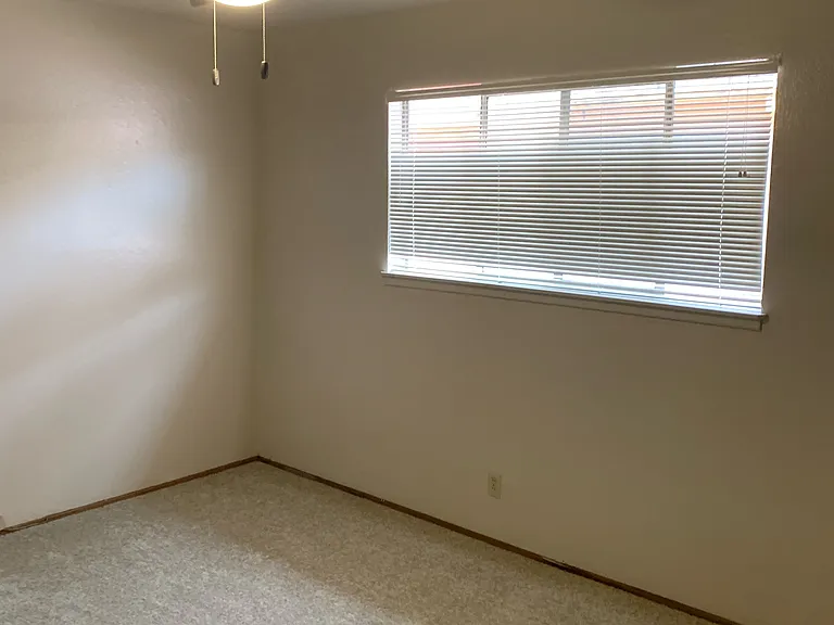 2721 I St — Photo 15