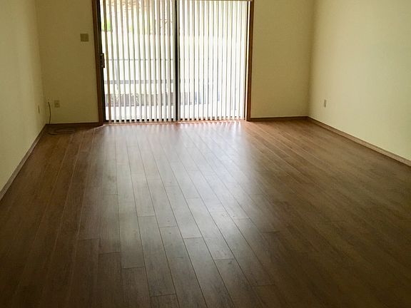 5th image of 210 Carl Dr APT F1