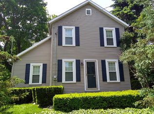 569 Bowhall Rd, Painesville, OH 44077