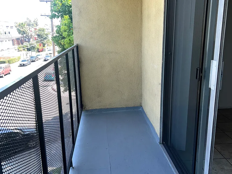 Lennox Lanai Apartments — Photo 23
