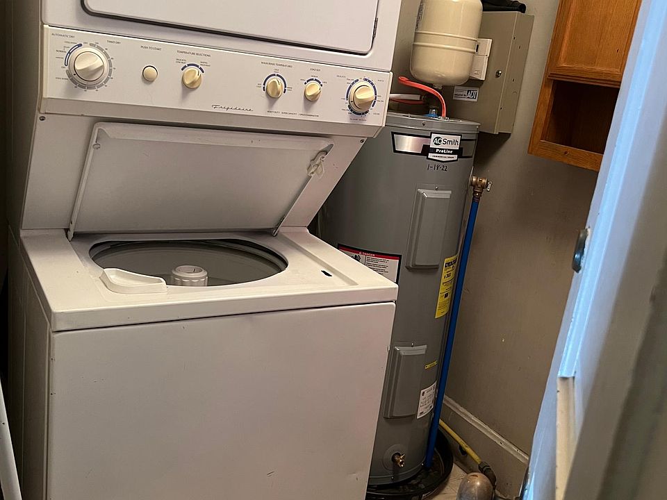 1st image of 94 E York St #6