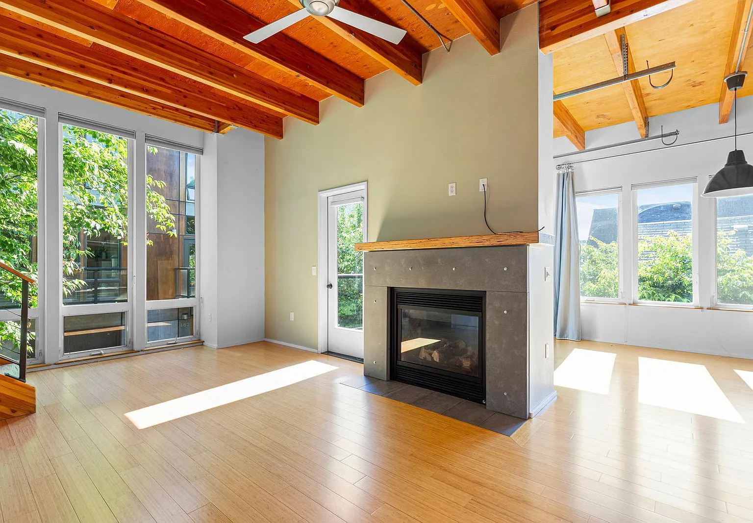 2 bed, 3.5 bath, 1575 sqft, $2,995 — Photo 4