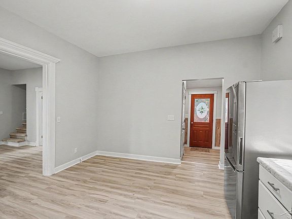 5th image of 804 E Smith St