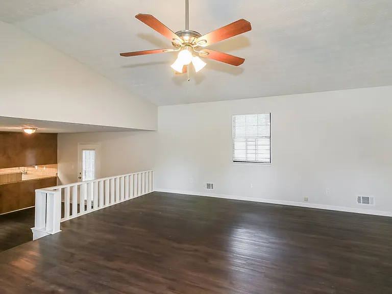127 Gristmill Ct — Photo 6