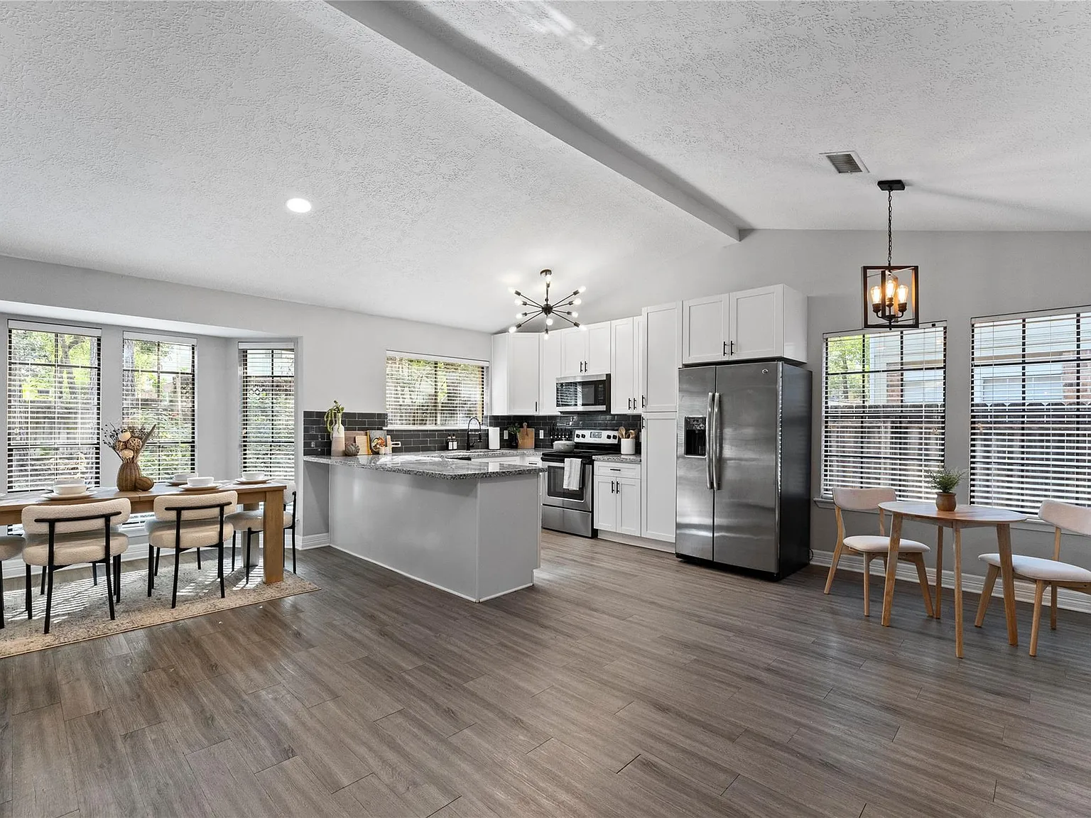 3 bed, 2.0 bath, 1534 sqft, $3,400 — Photo 3