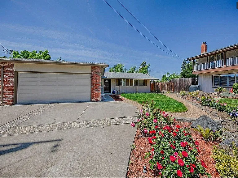 7236 Avon Ct — Photo 1