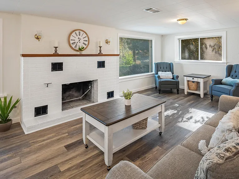 Downstairs family room with wet bar