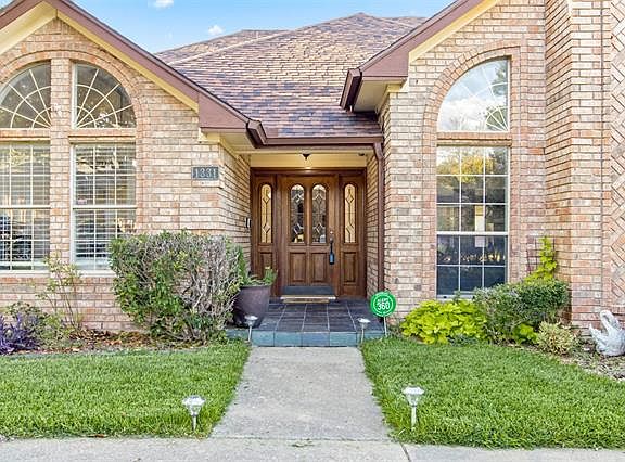 3rd image of 1331 Carriage Creek Dr