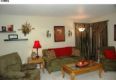 3rd image of 704 Elder St