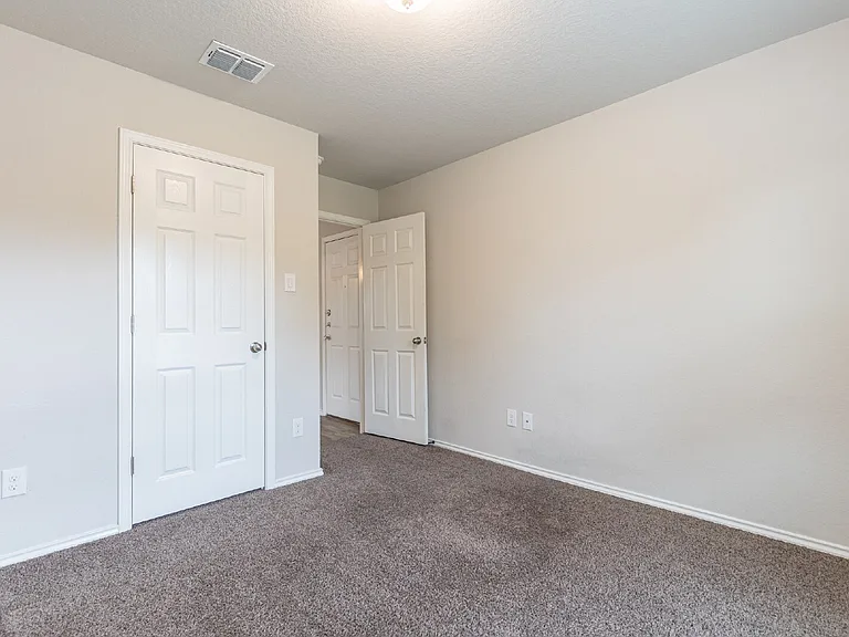 5810 Machaela Trce — Photo 14