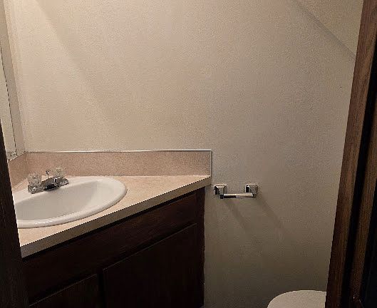 4th image of 687 Lomax St #691