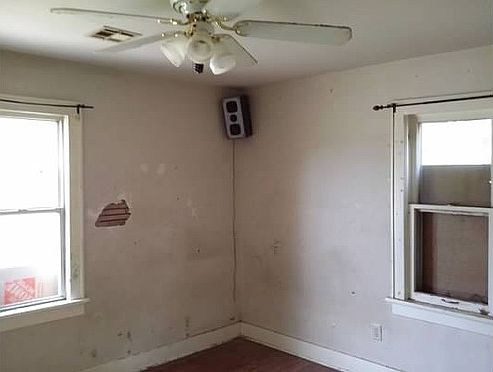 5th image of 4 SE 35th St