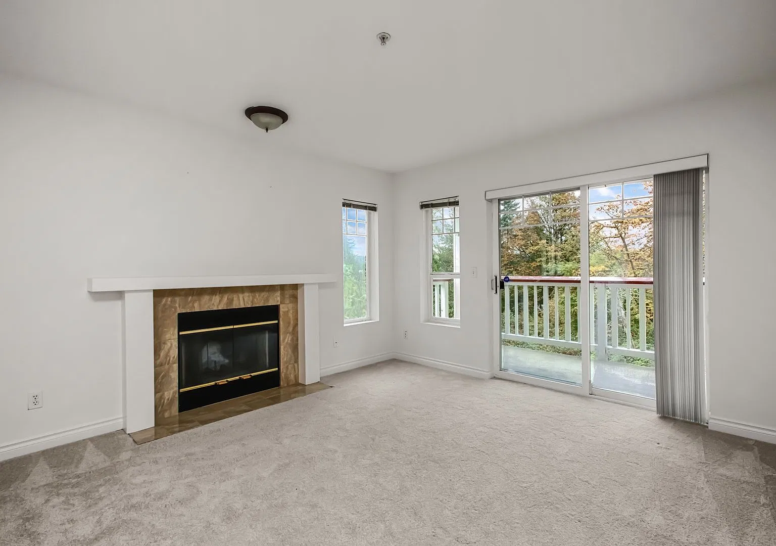 18501 SE Newport Way — Photo 3