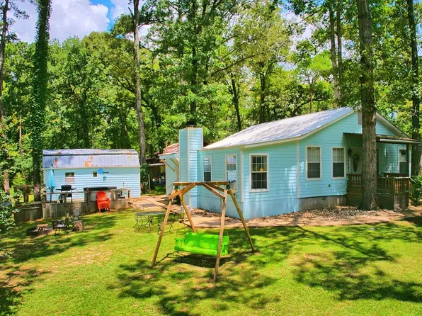 1068 Forest Gln, Hemphill, TX 75948