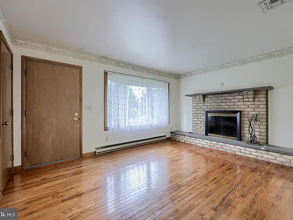 5th image of 485 Summit Dr
