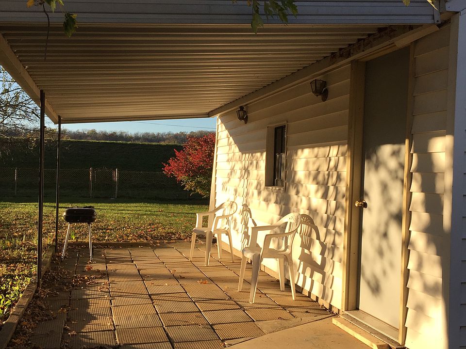 2nd image of 114 Androse Dr