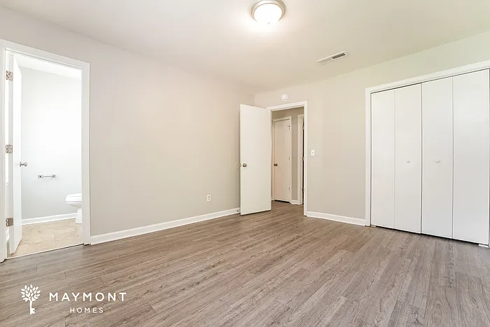 4429 Clovewood St — Photo 9