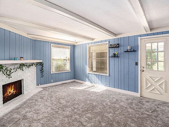 4th image of 790 Mayfield Ave