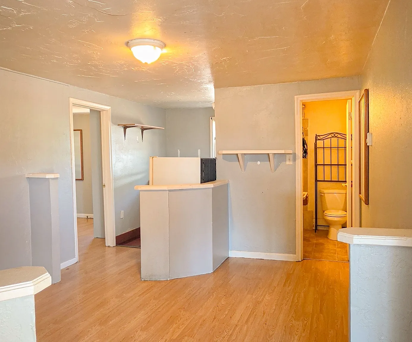 1375 S Broadway St — Photo 2