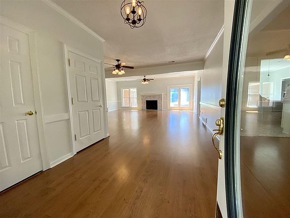 4th image of 9137 Hillman Way Dr
