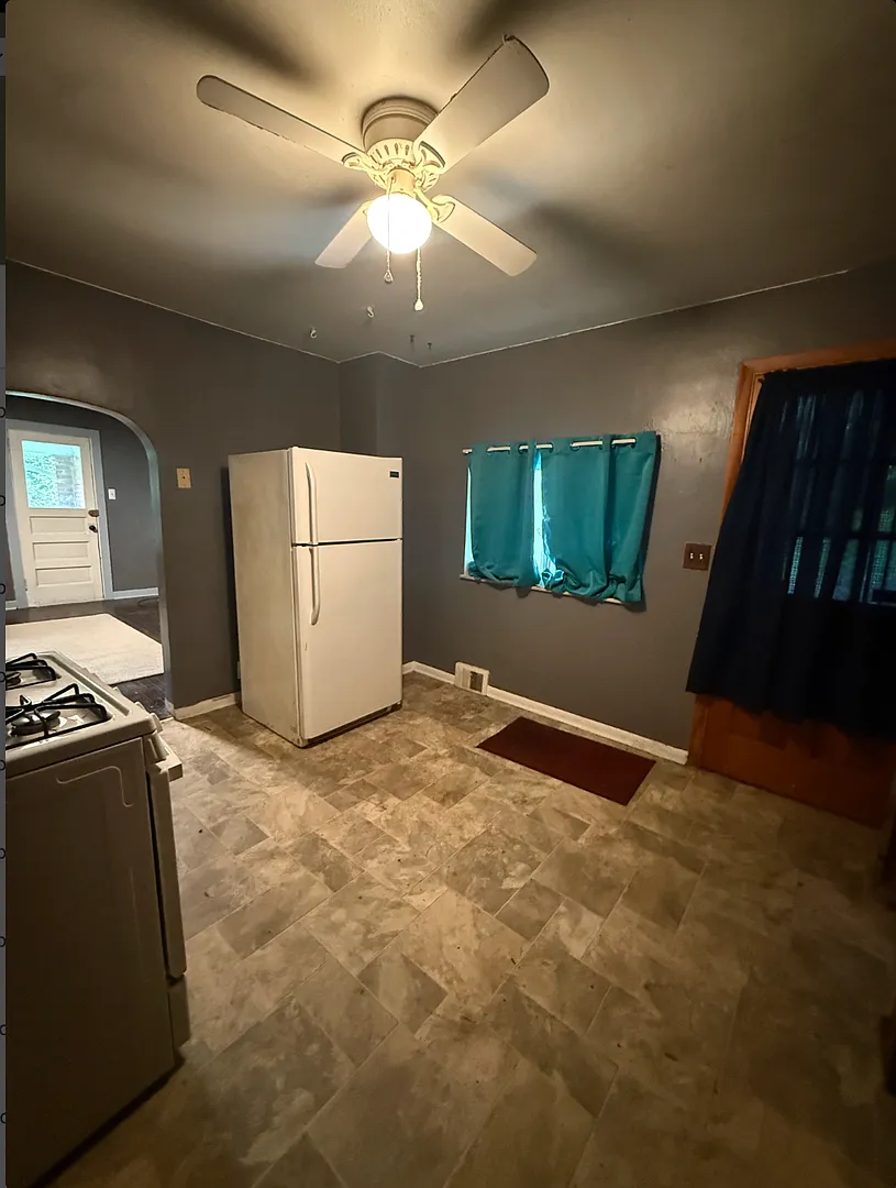 127 Linhart — Photo 2