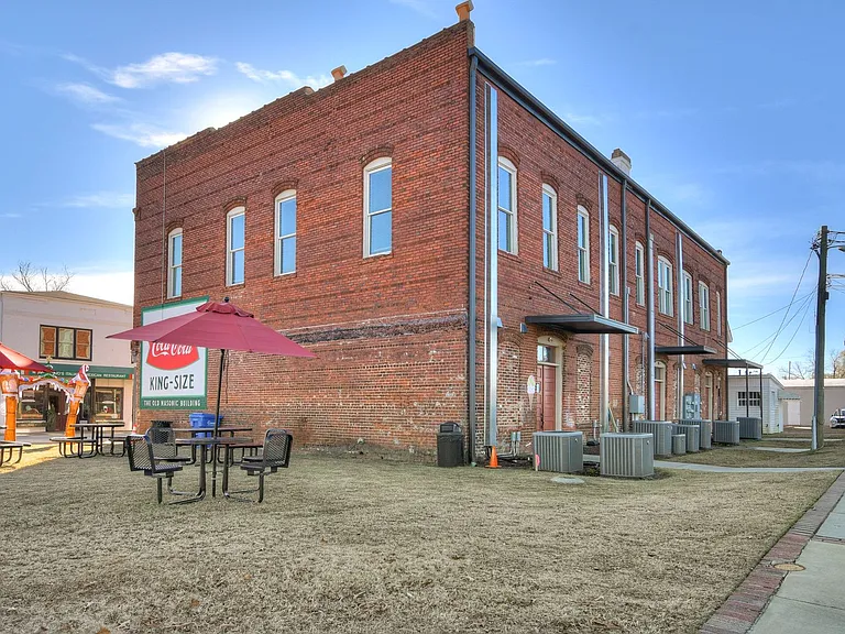 164 N Louisville St #2 — Photo 8