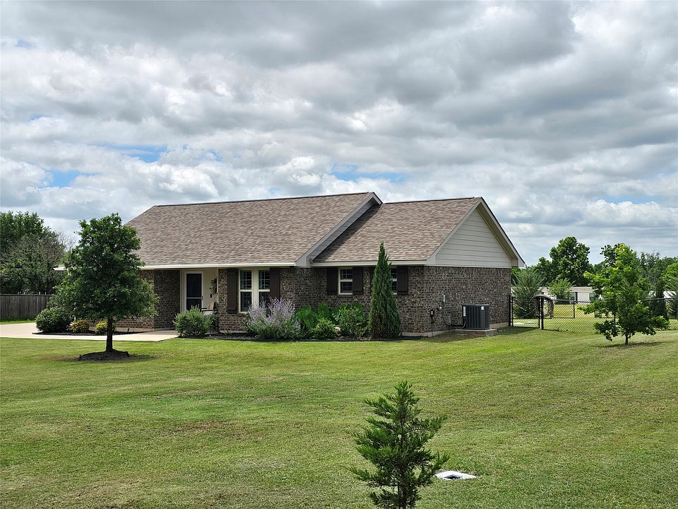 1st image of 2462 McConnell Rd