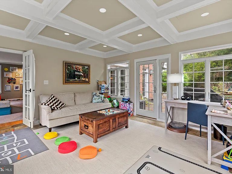 3701 Blackthorn Ct — Photo 31