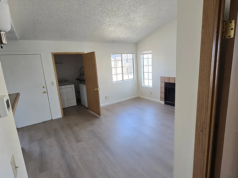2687 Aarondavid Dr #C — Photo 4