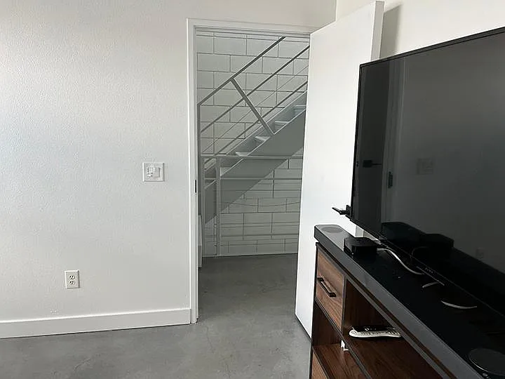 4801 S Congress Ave #J1 — Photo 24
