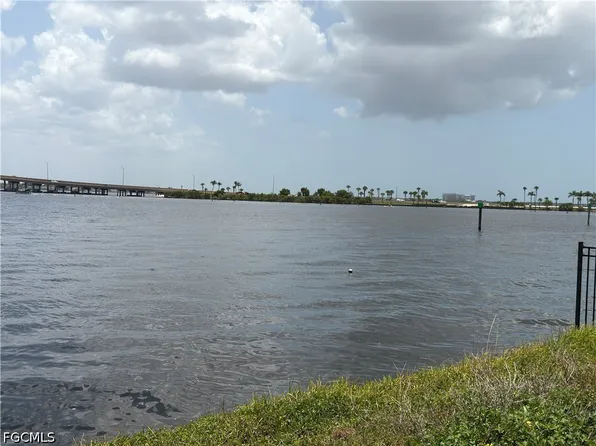 4435 SE 20th Pl, Cape Coral, FL 33904